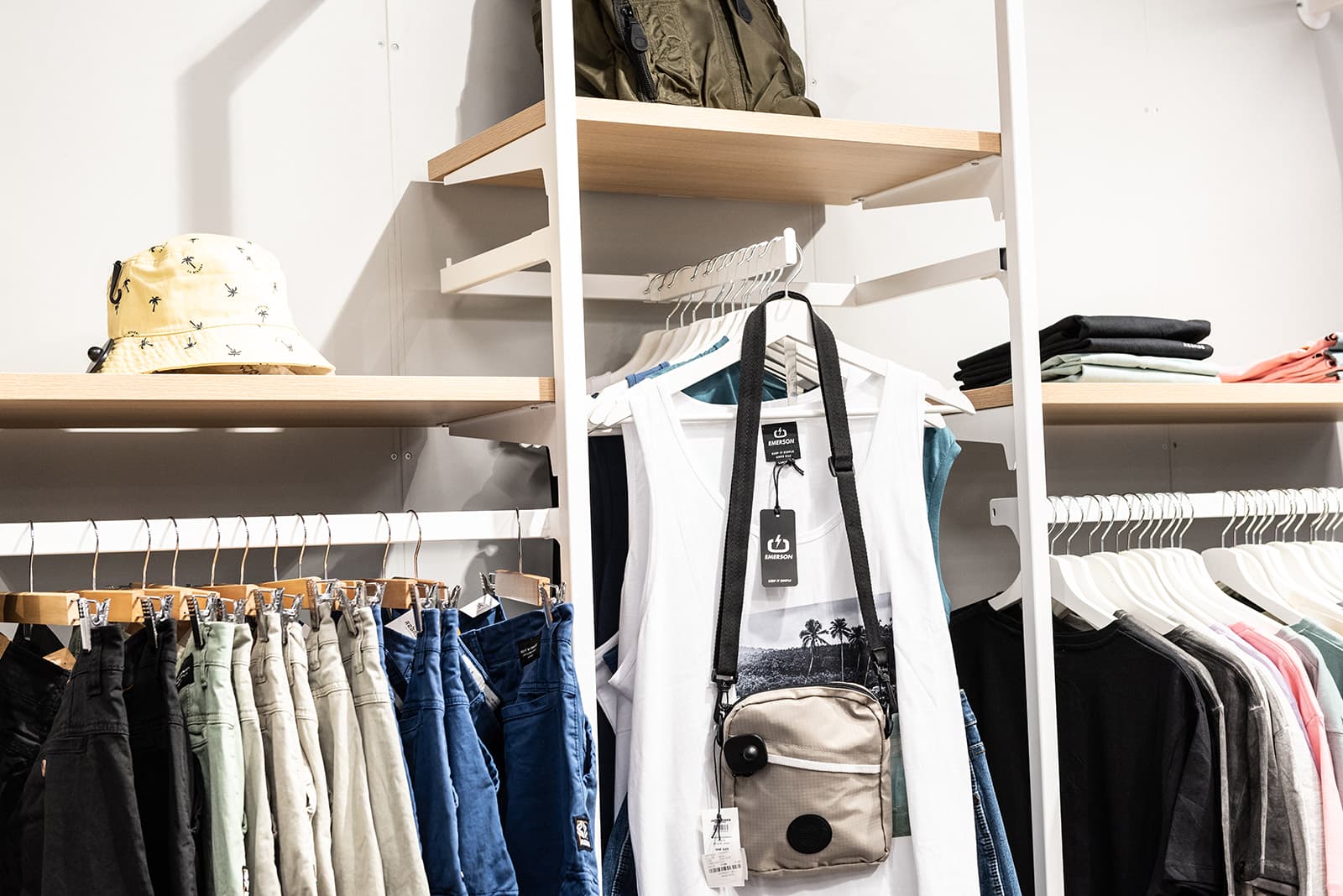 Bestchoice-MegaOutlet-Photo-13 Εξοπλισμός καταστήματος ρούχων με σύστημα stability