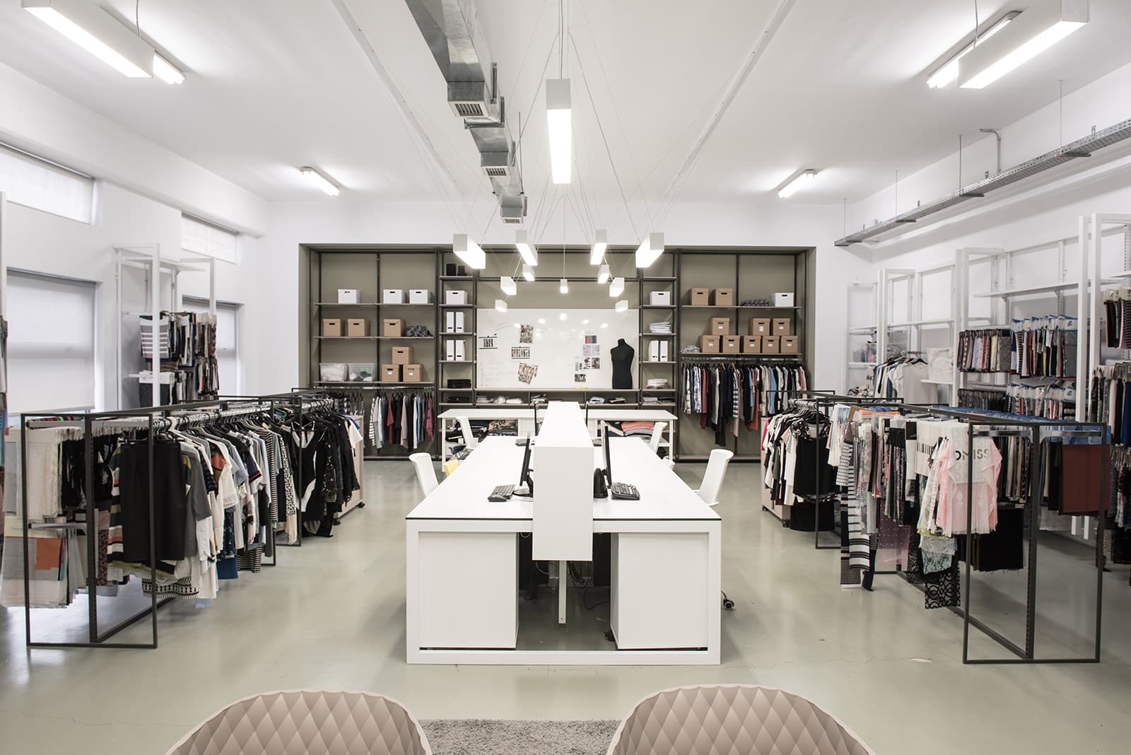 DMiss-Katasthma-Endysh-Photo-03 Επίπλωση Showroom DMISS στη Θεσσαλονίκη