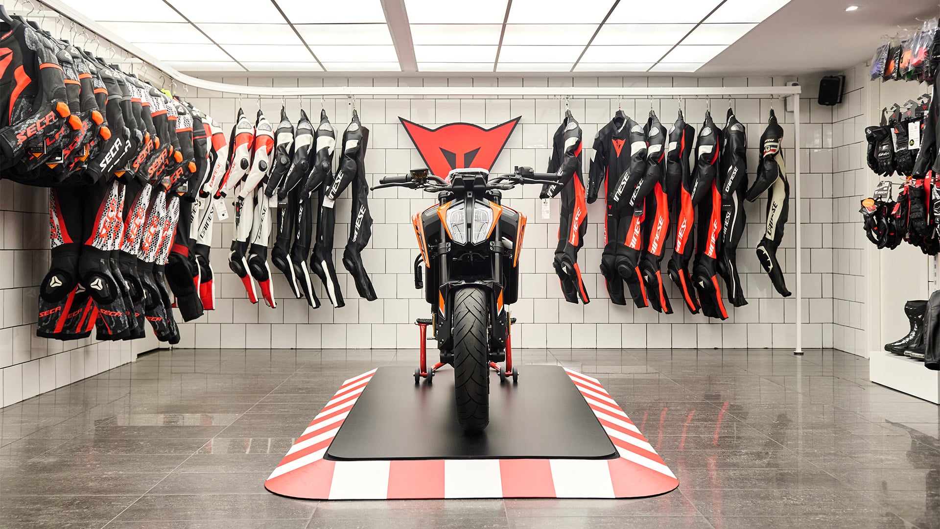 Σχεδιασμός καταστήματος Dainese